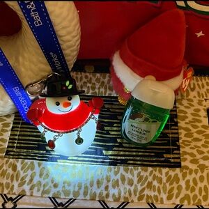 BATH AND BODY WORKS SNOWMAN POCKETBAC SANITIZER HOLDER